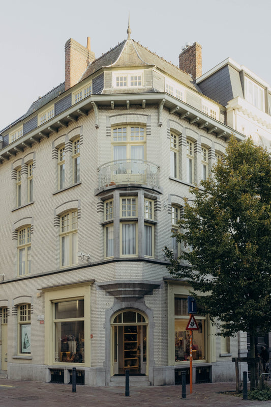 Gentse vintageboutique Never Out Of Style evolueert naar NOOS met nieuwe winkel in Gent