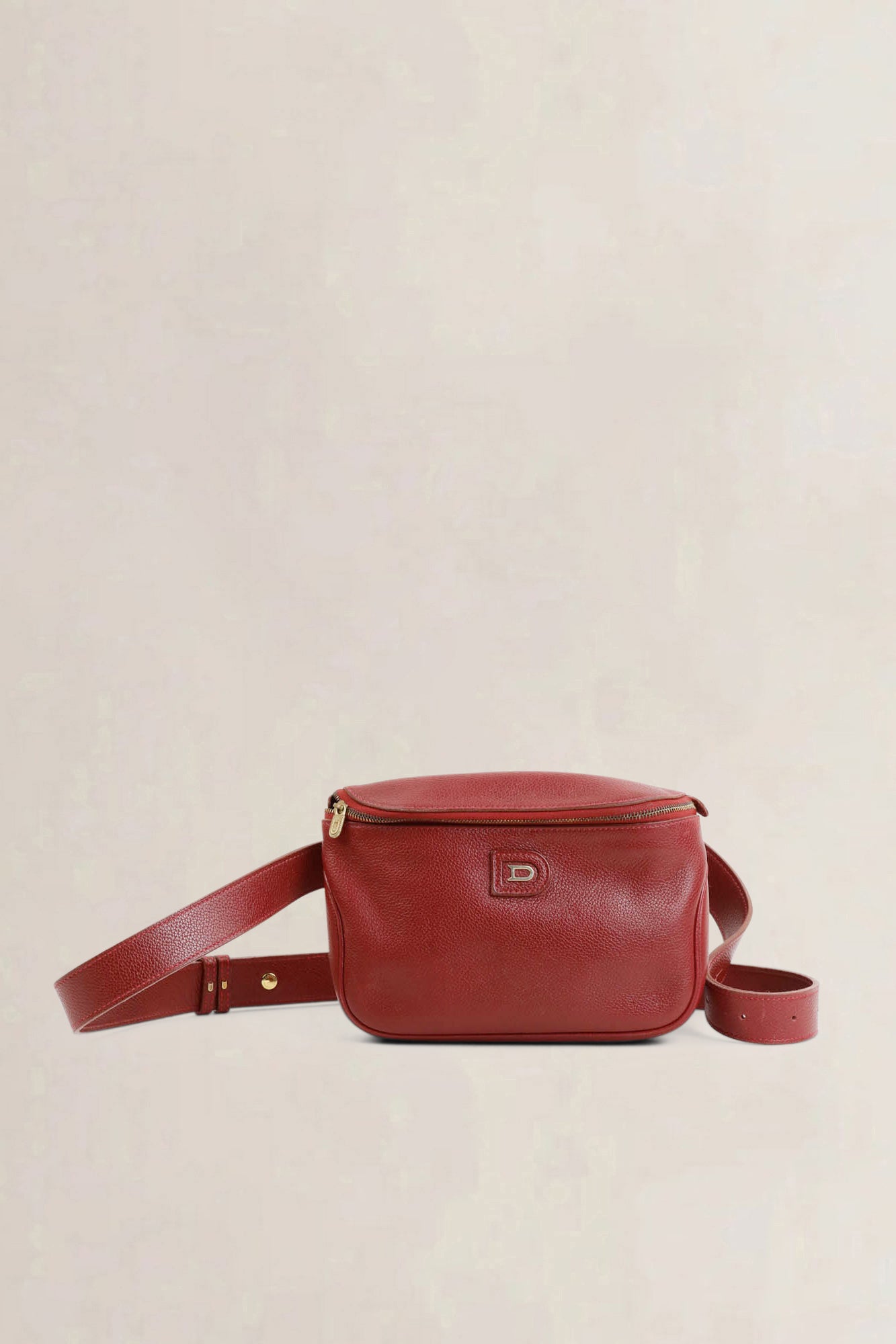 Rosso Evasion Crossbody Bag – Never Out of Style