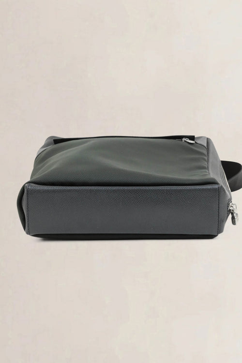 Louis Vuitton Black/Green Taiga Beluga Crossbody Bag