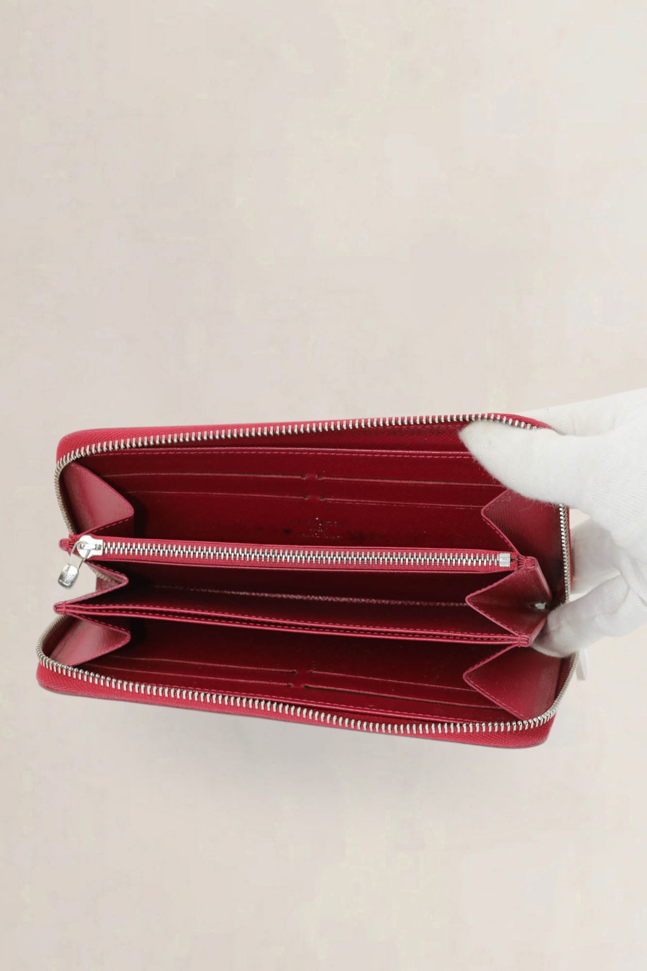 Louis Vuitton Raspberry Epi Leather Zippy Wallet