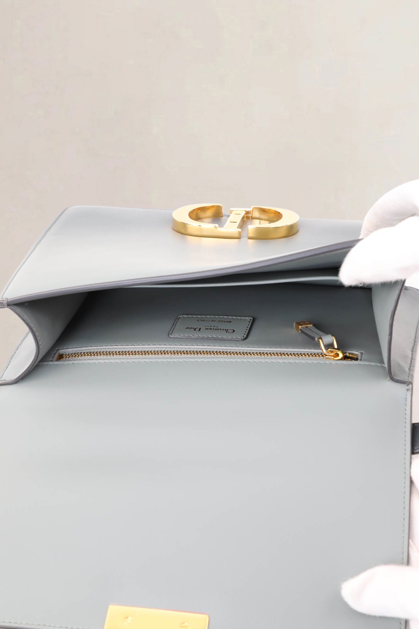 Montaigne 30 Gradient Crossbody Bag