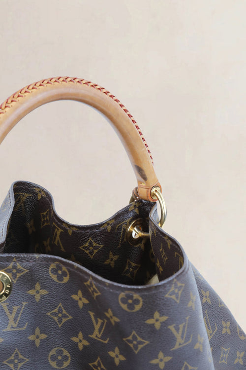 Louis Vuitton Monogram Artsy MM Shoulder Bag