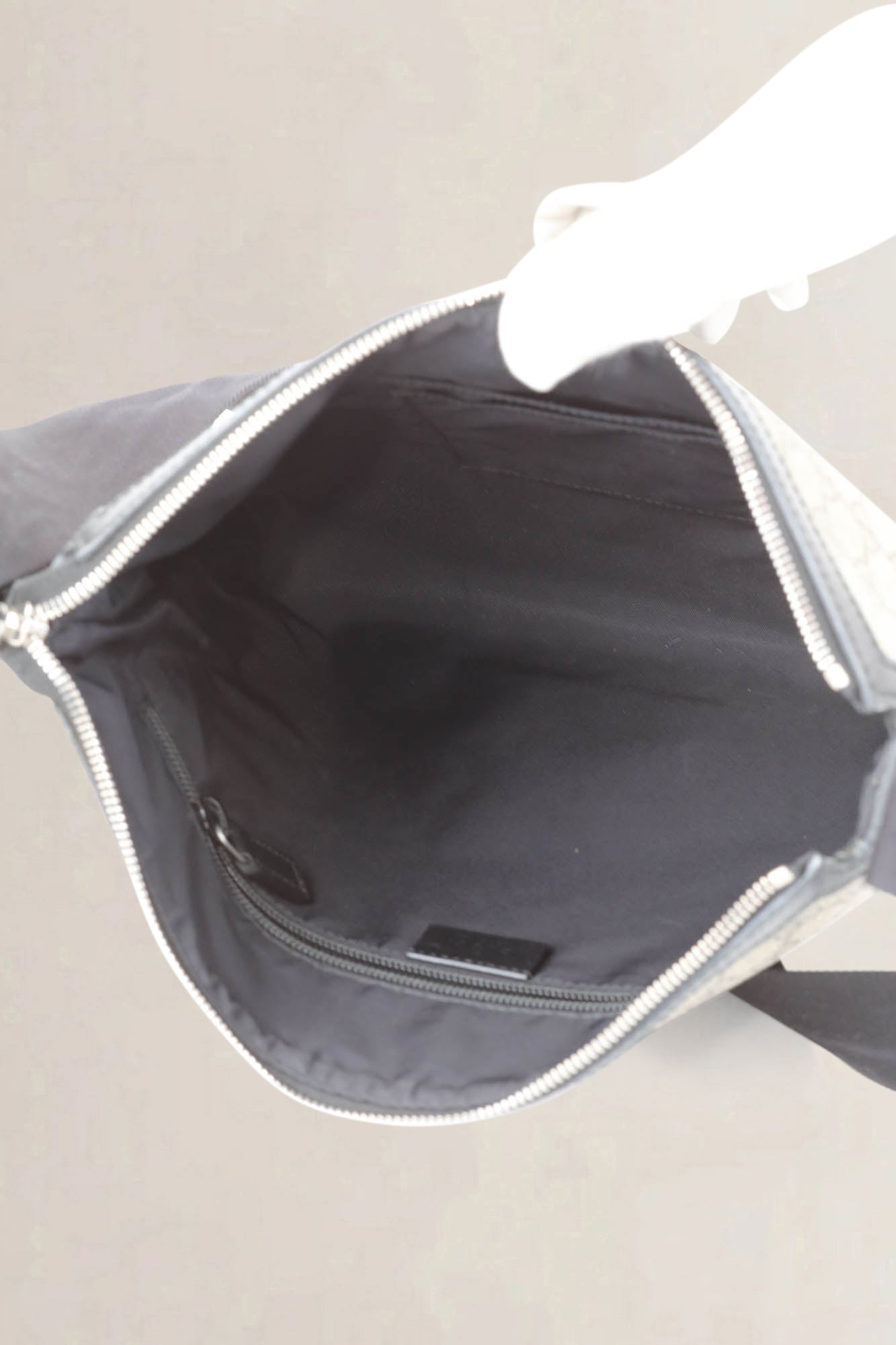 GG Supreme Messenger Crossbody Bag