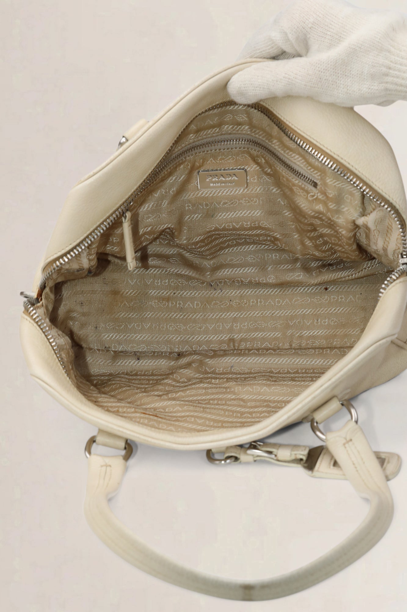 White Vitello Daino Shoulder Bag