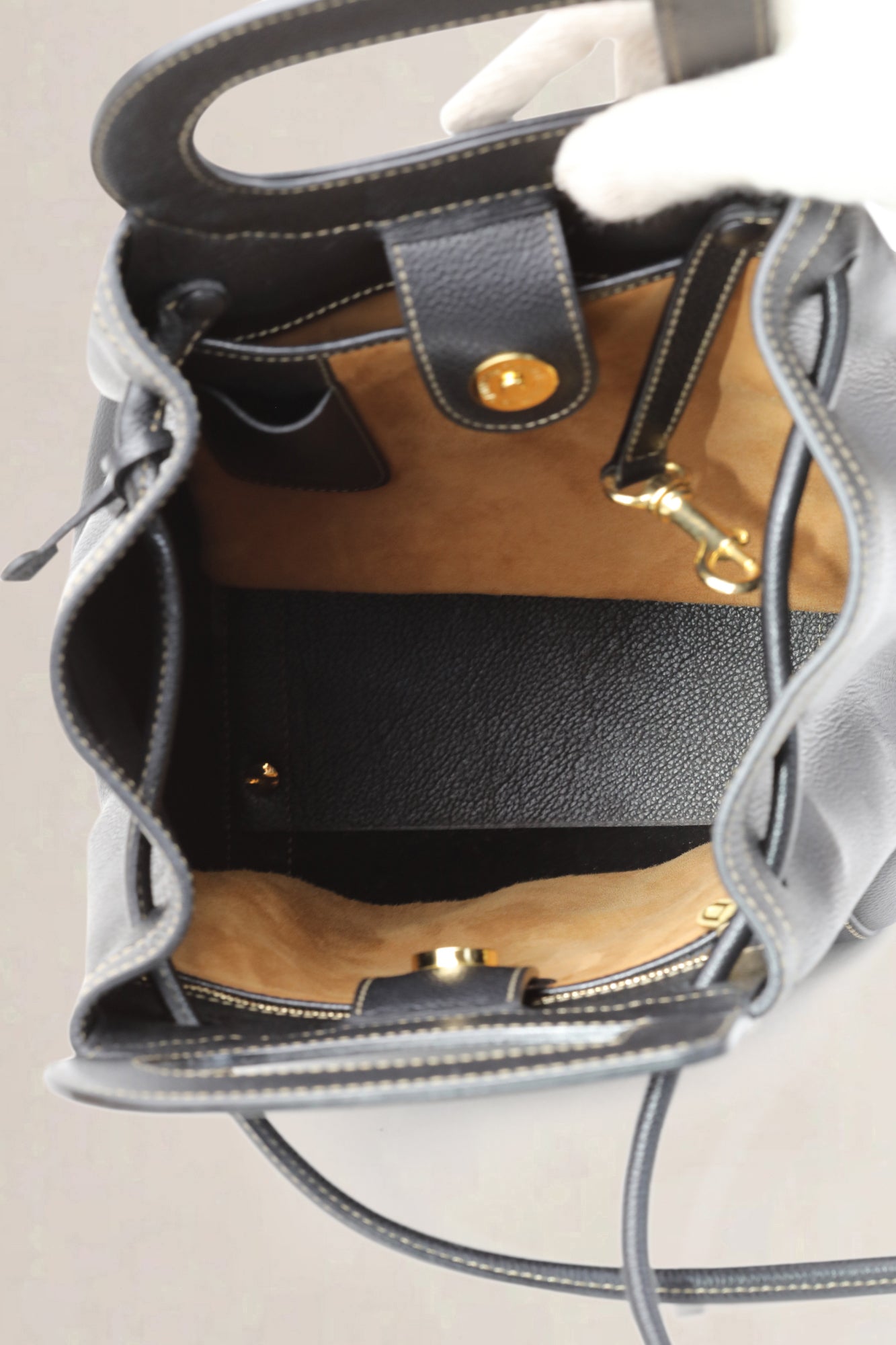 Delvaux Zwarte Punch D Schoudertas