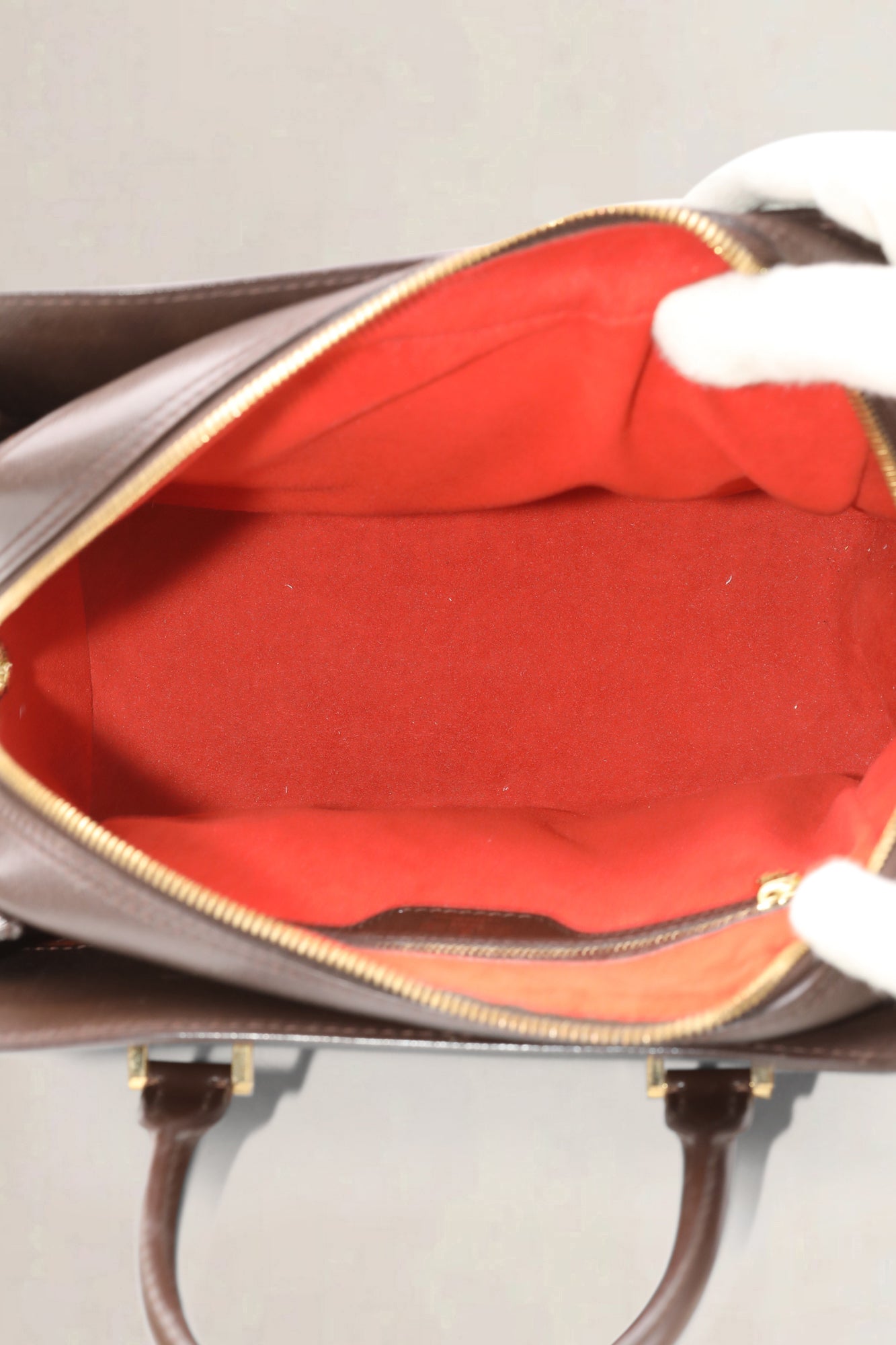 Louis Vuitton Triana Damier Ebene tas met handvat aan de bovenkant