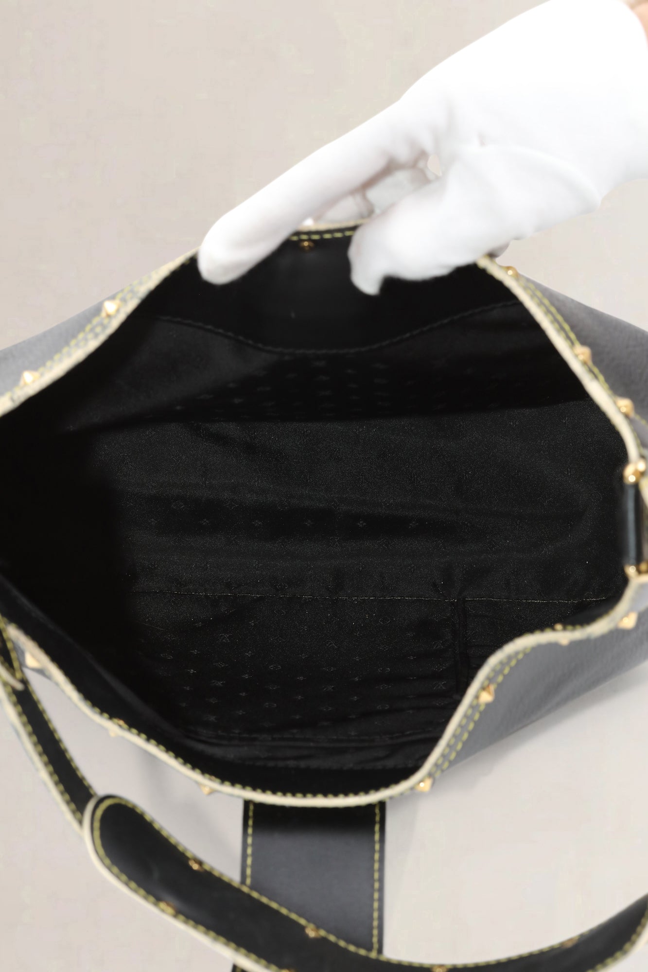 Black L'Affriolant Shoulder Bag