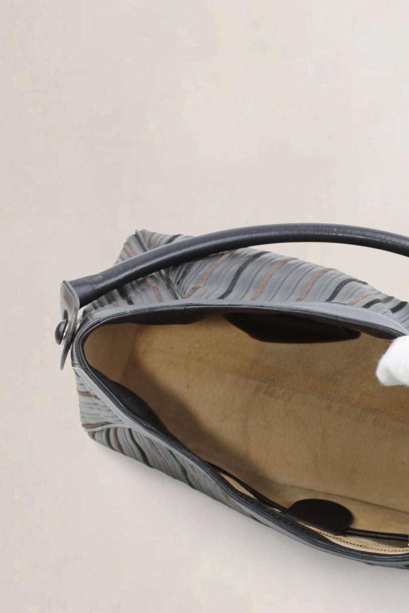 Black/Grey Toile De Cuir Cappuccino Shoulder Bag