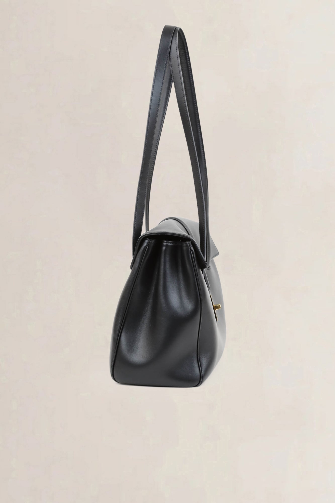 Black 16 Shoulder Bag