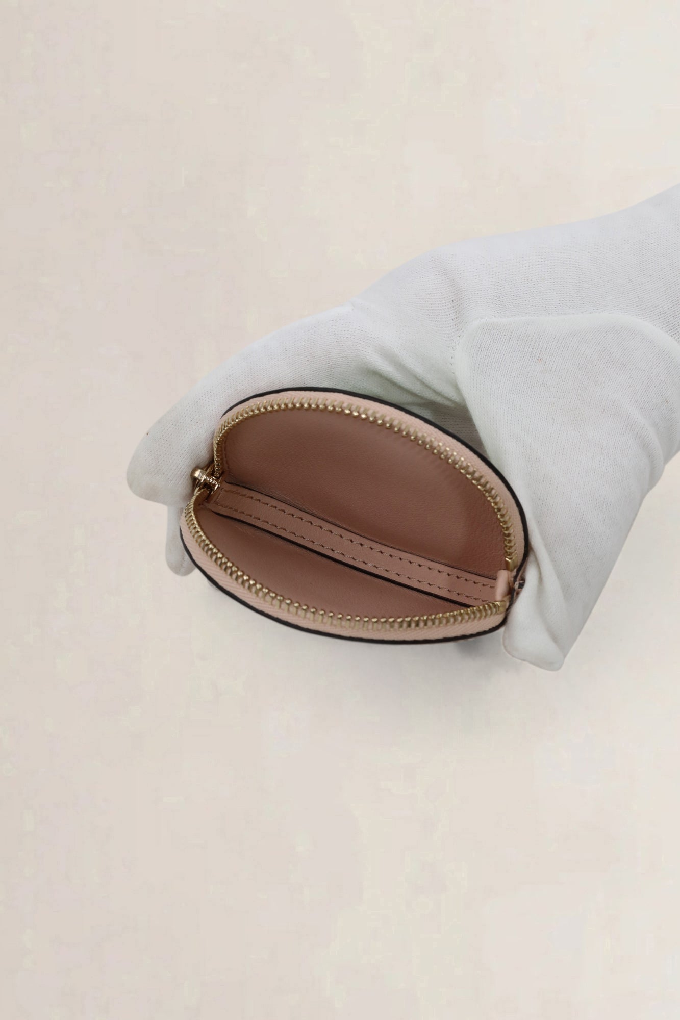 Delvaux Nude Magritte Apple Coin Purse — preloved