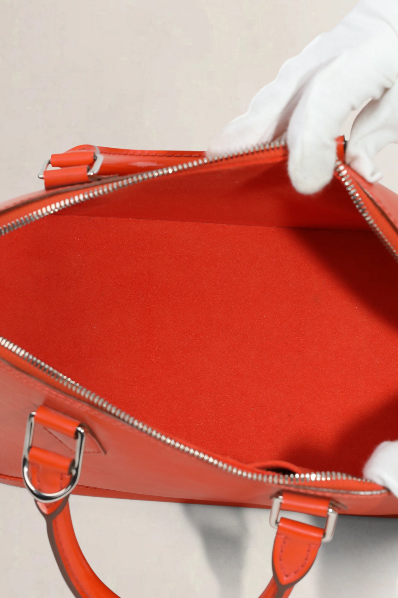 Louis Vuitton Orange Alma PM Epi Leder Top Handle Bag