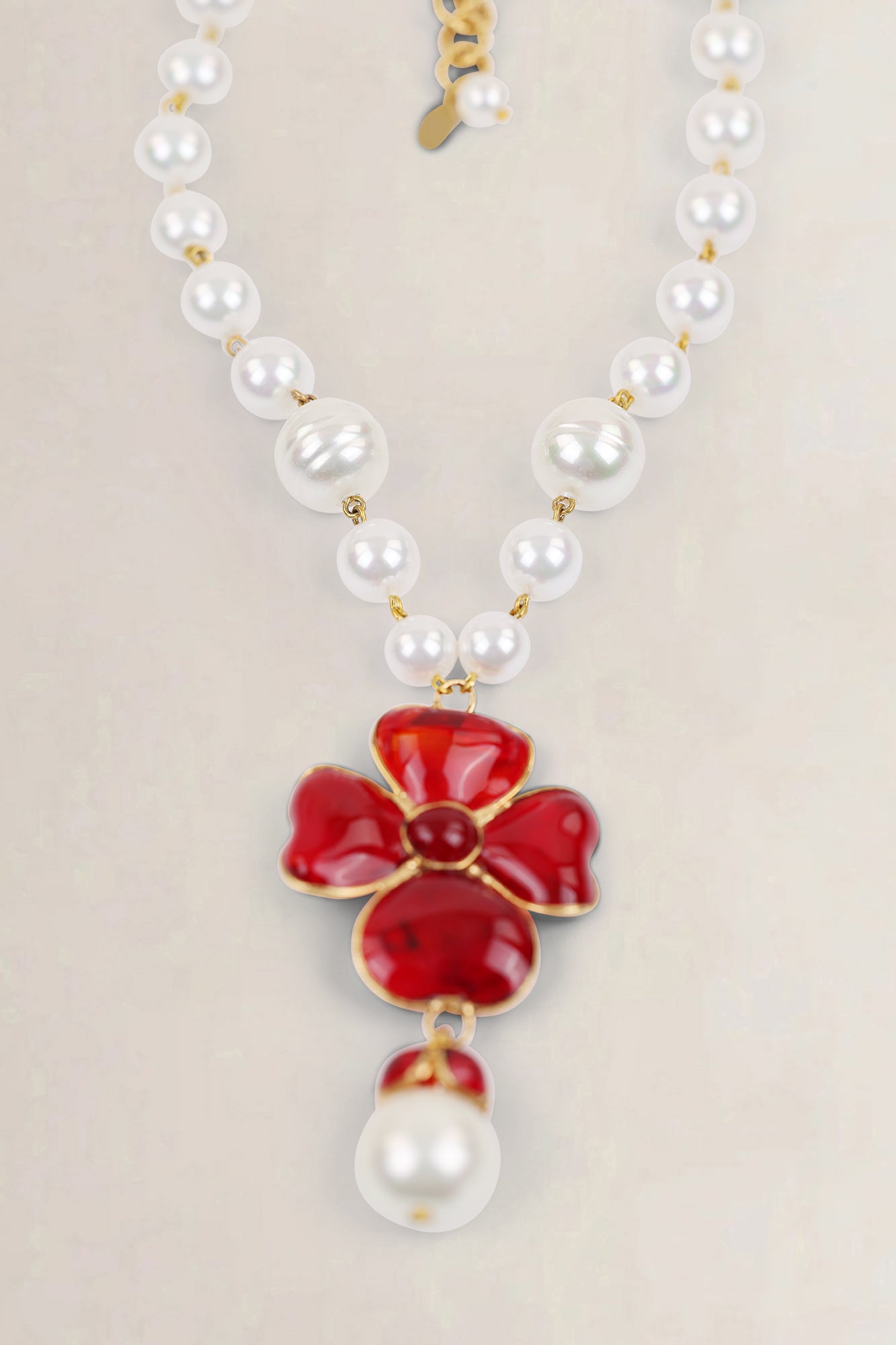 Red Poured Glass Clover Pearl Necklace