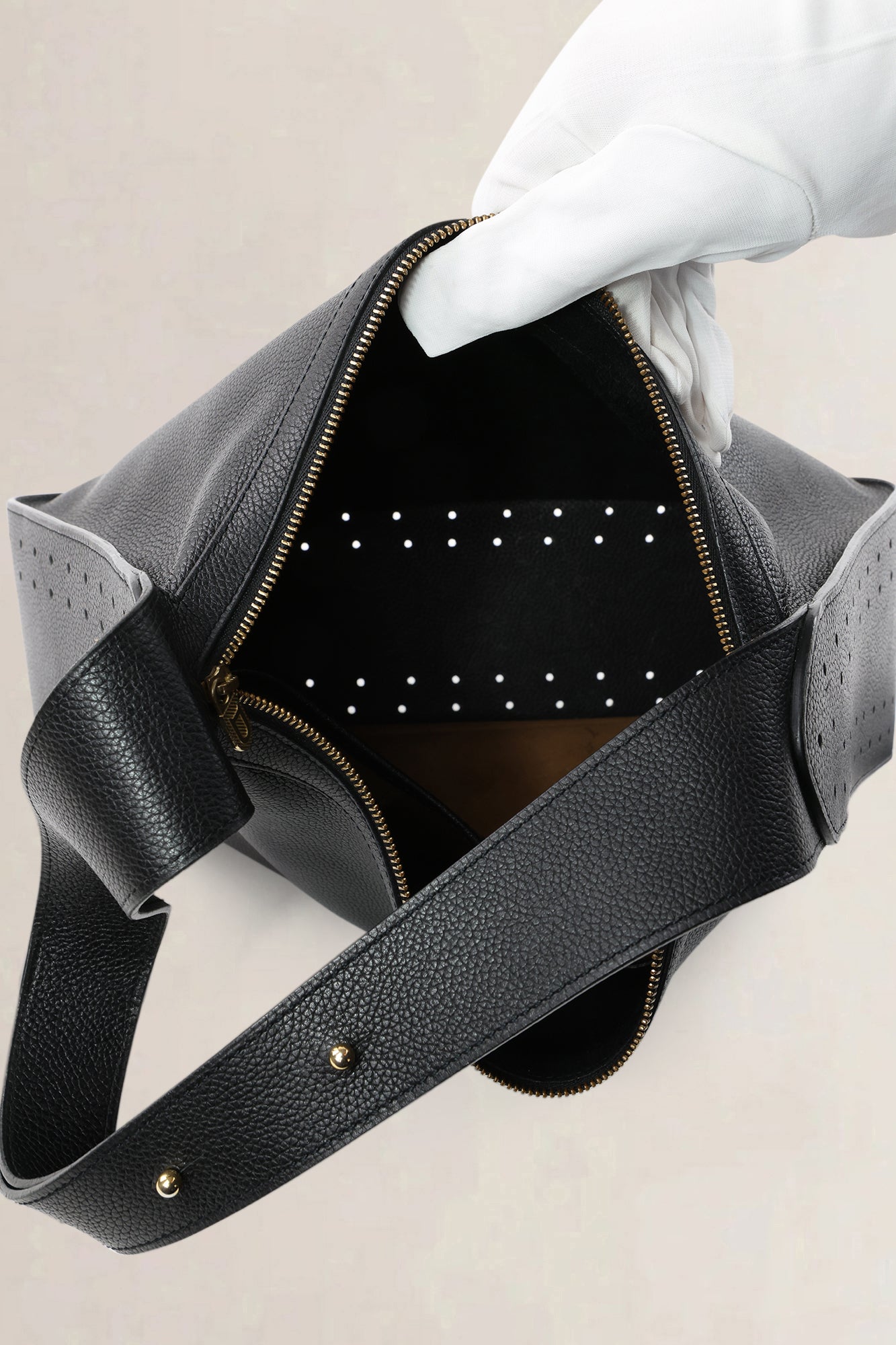 Delvaux Black Pensée Shoulder Bag — preloved NOOS Ghent