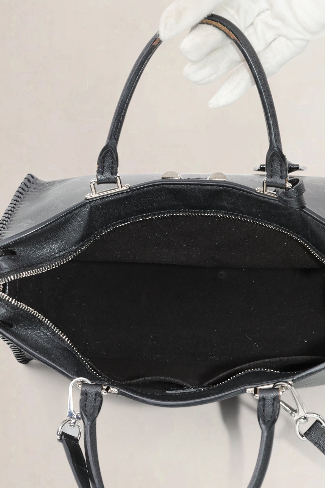 Louis Vuitton Black Monogram Very Shoulder Bag
