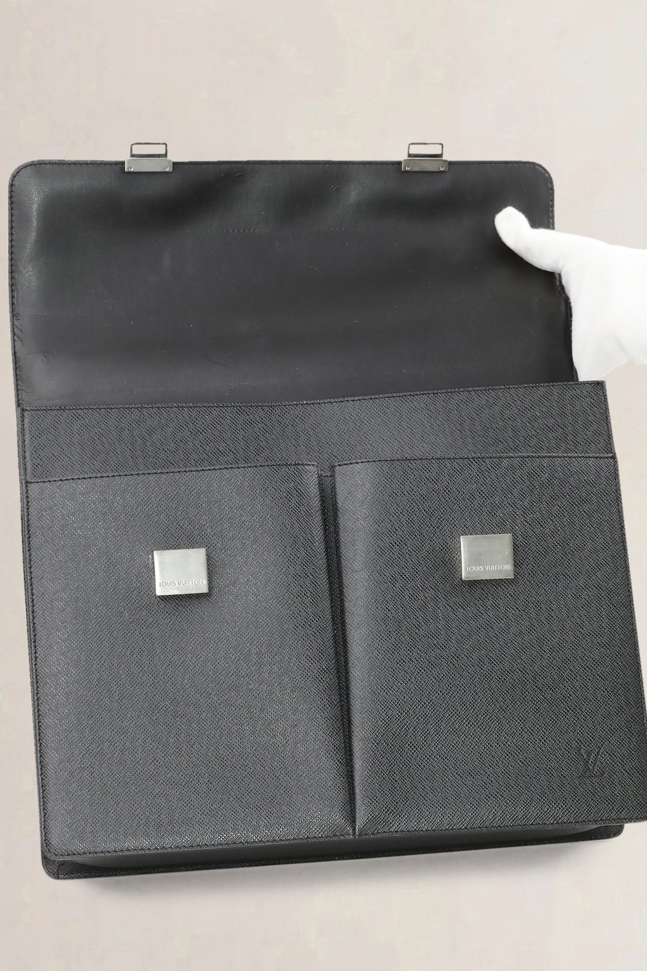 Louis Vuitton Taiga Serviette Kazan Business Briefcase