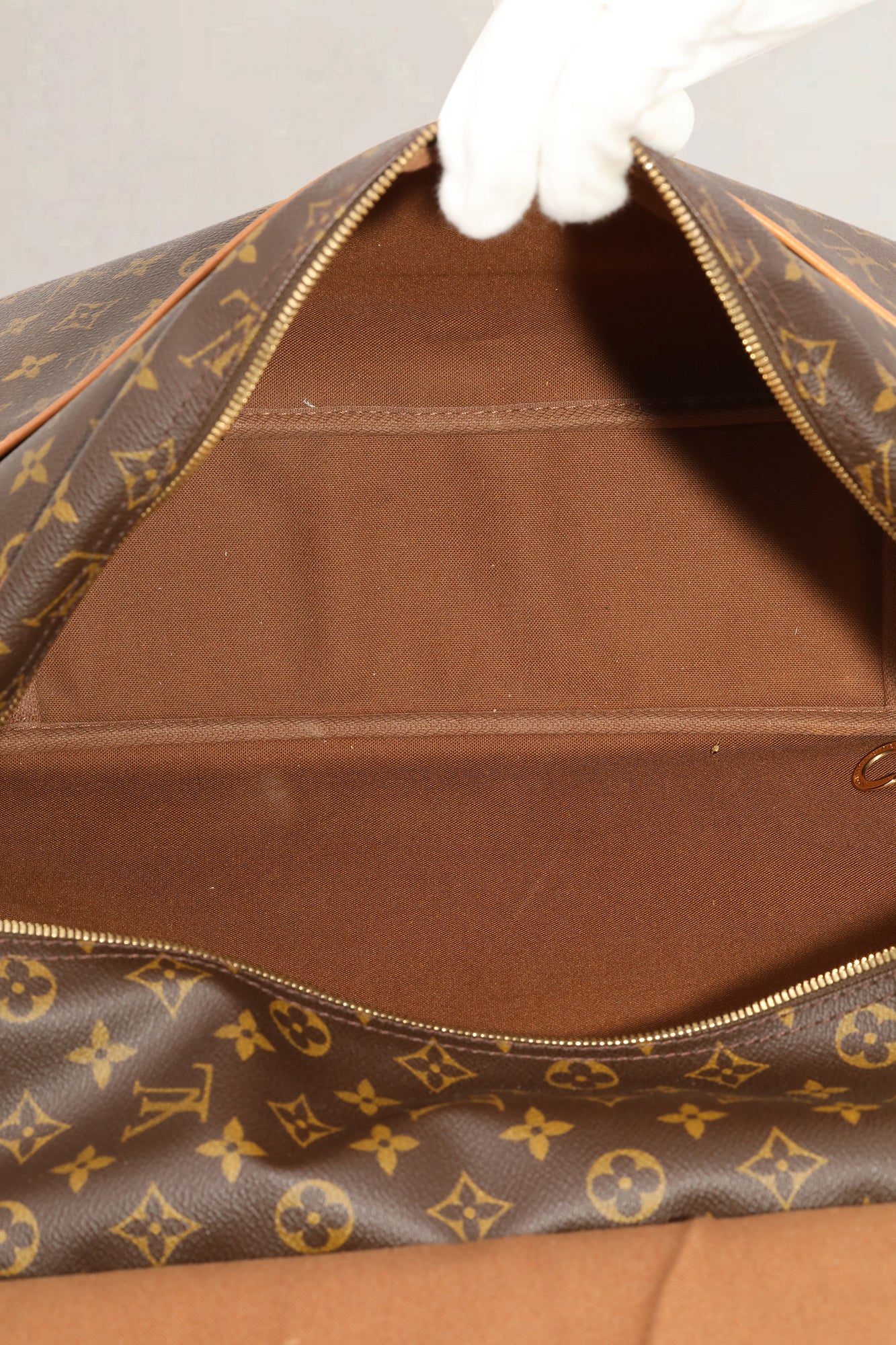 Louis Vuitton Monogram Hunting Travel Bag