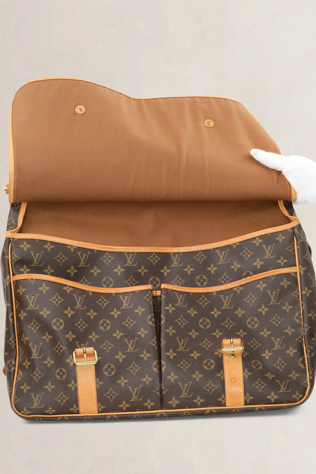 Louis Vuitton Monogram Hunting Travel — vintage