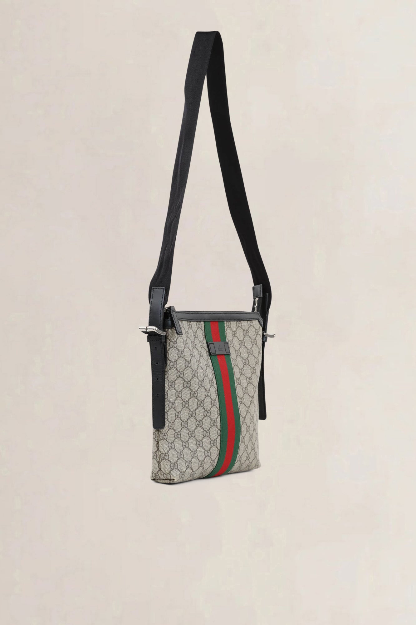 Gucci GG Supreme Messenger Crossbody Bag