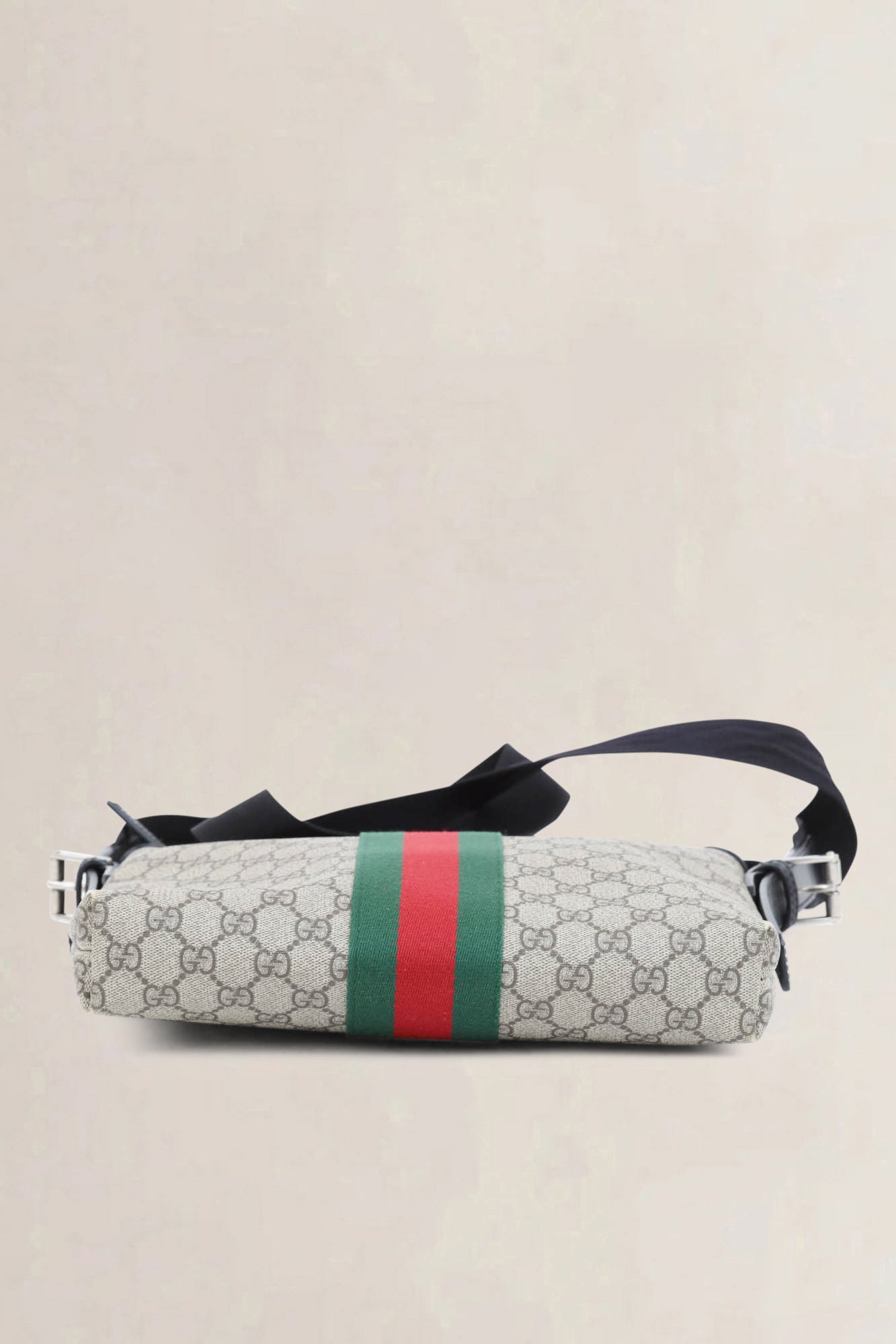 Gucci GG Supreme Messenger Crossbody Bag