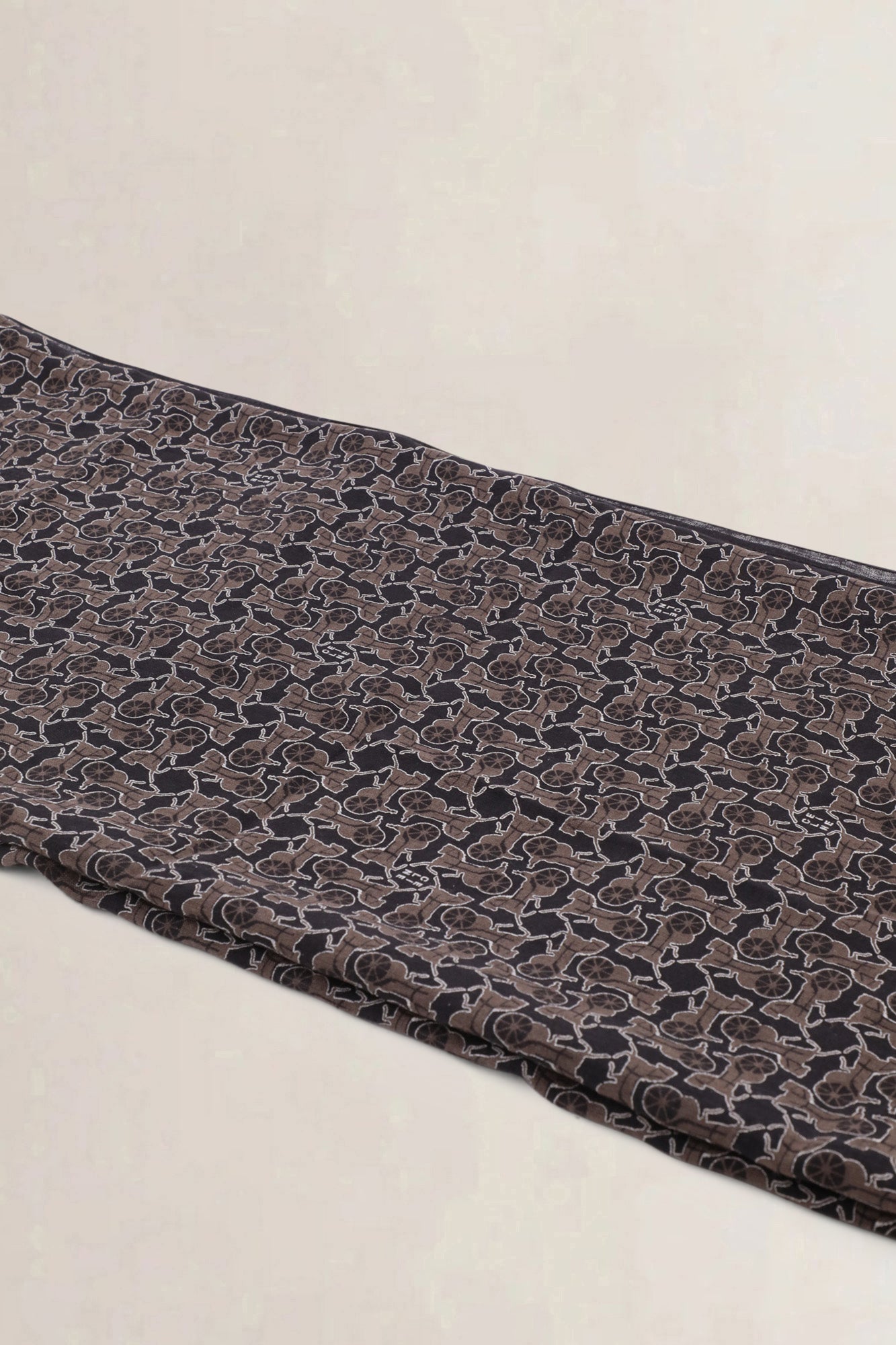 Céline Scarf