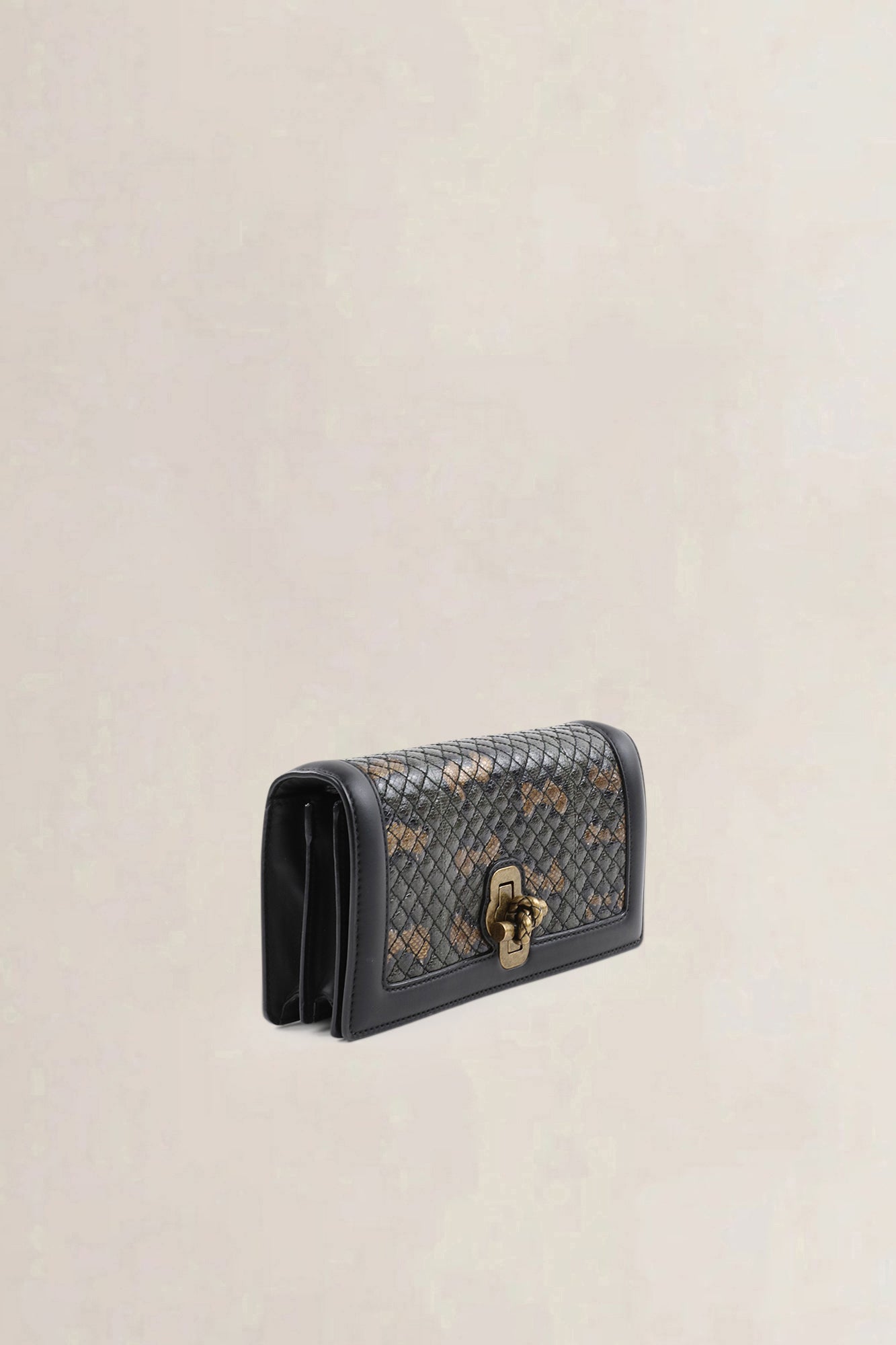 Bottega Veneta Black Olimpia Knot — preloved