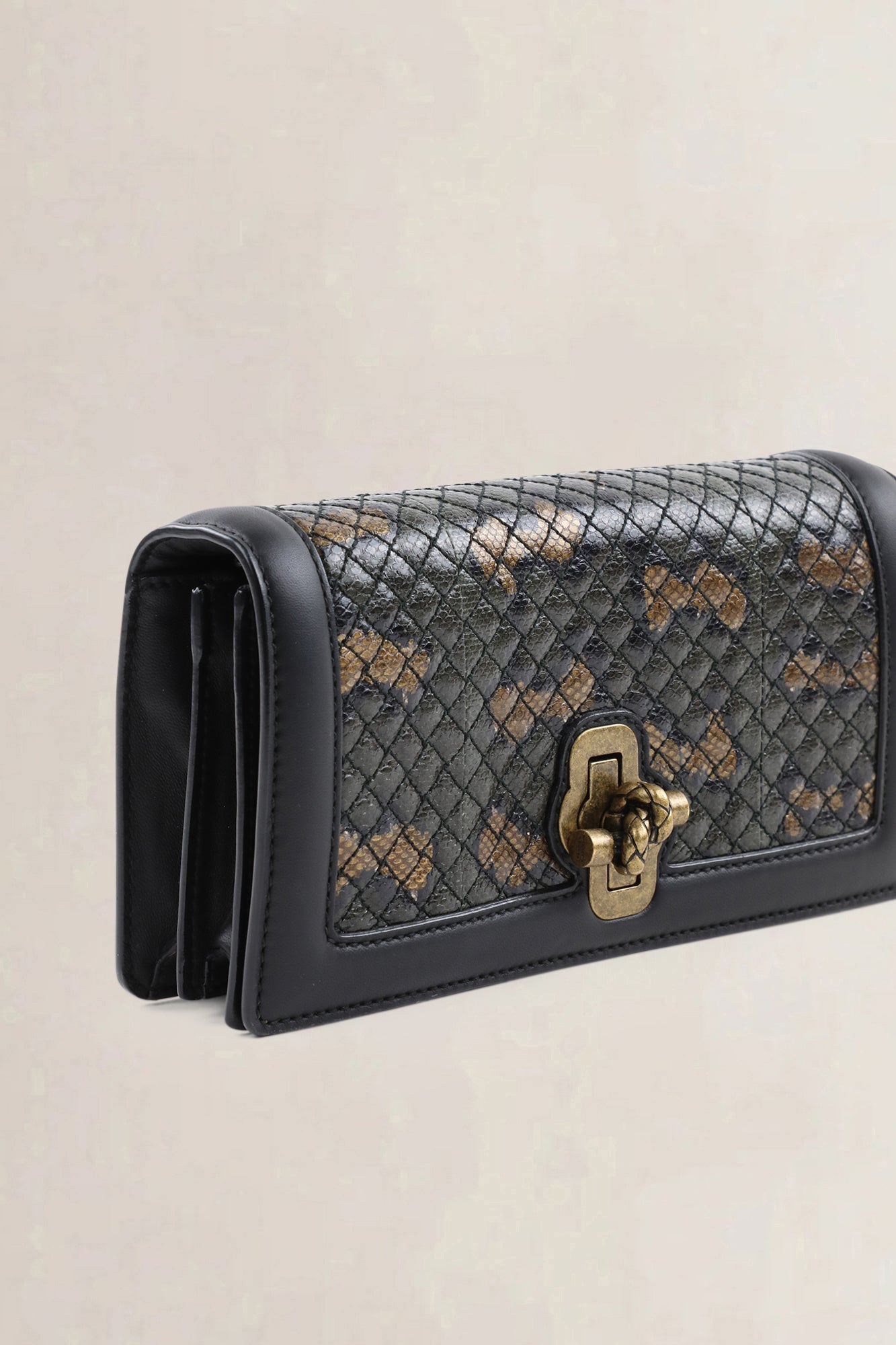Bottega Veneta Black Olimpia Knot — preloved
