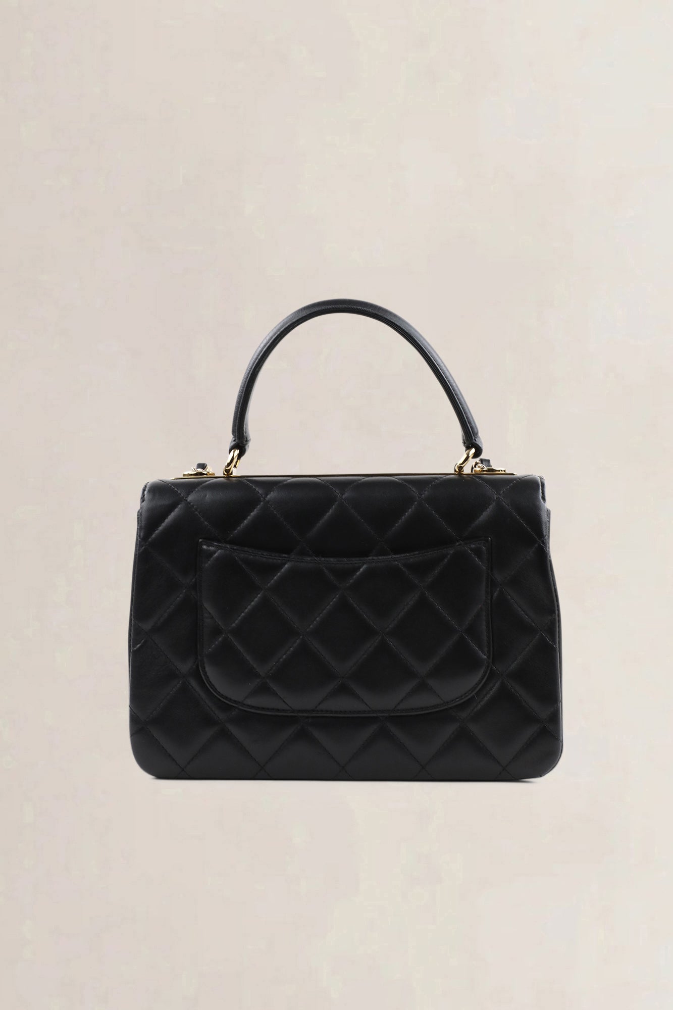 Sac Chanel Sac à Rabat Poignée crossbody en agneau noir