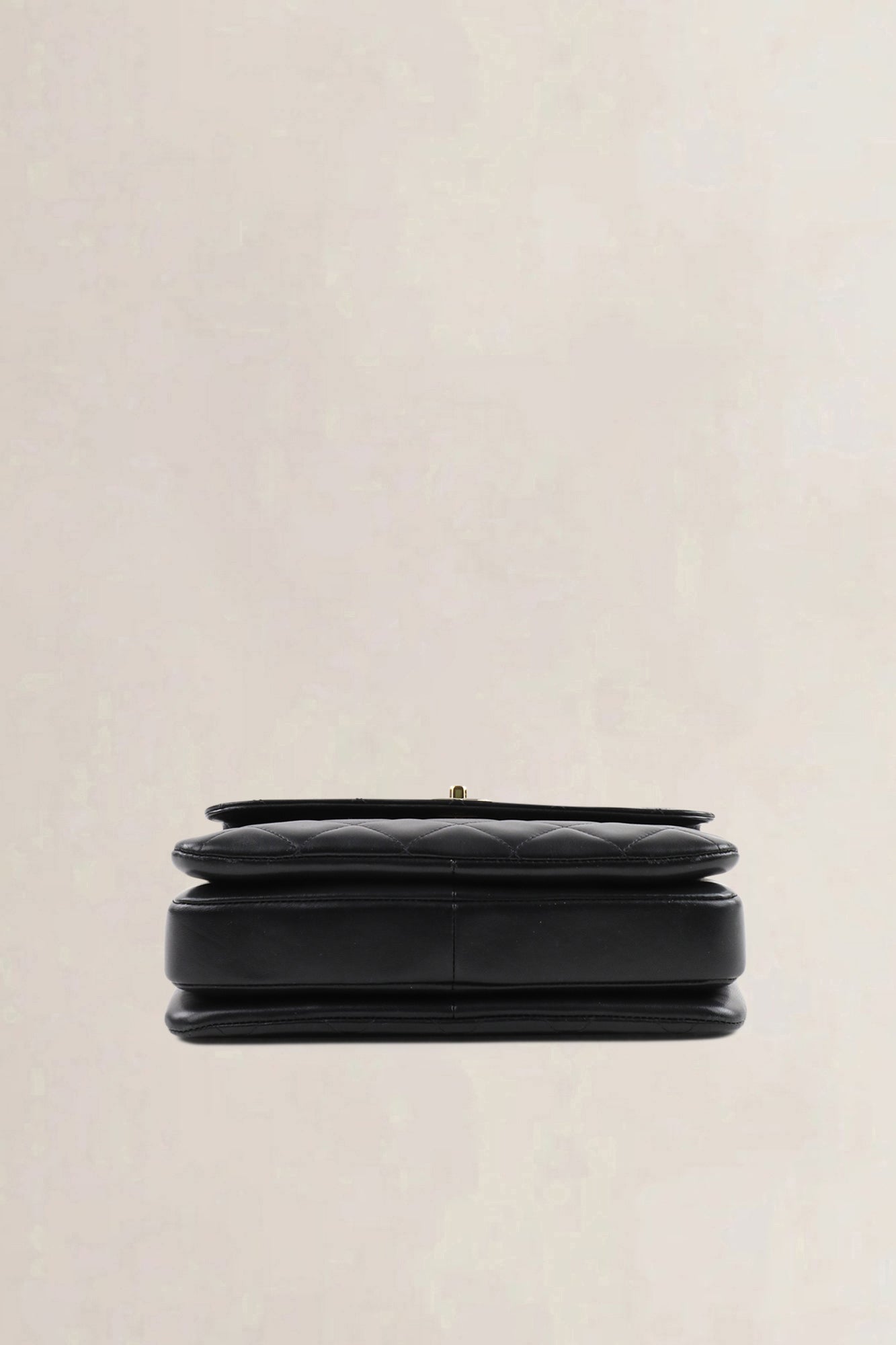 Sac Chanel Sac à Rabat Poignée crossbody en agneau noir