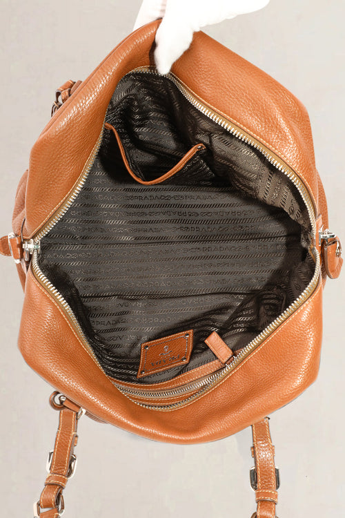 Sac à épaule Prada bowler en cuir brun à logo embossé