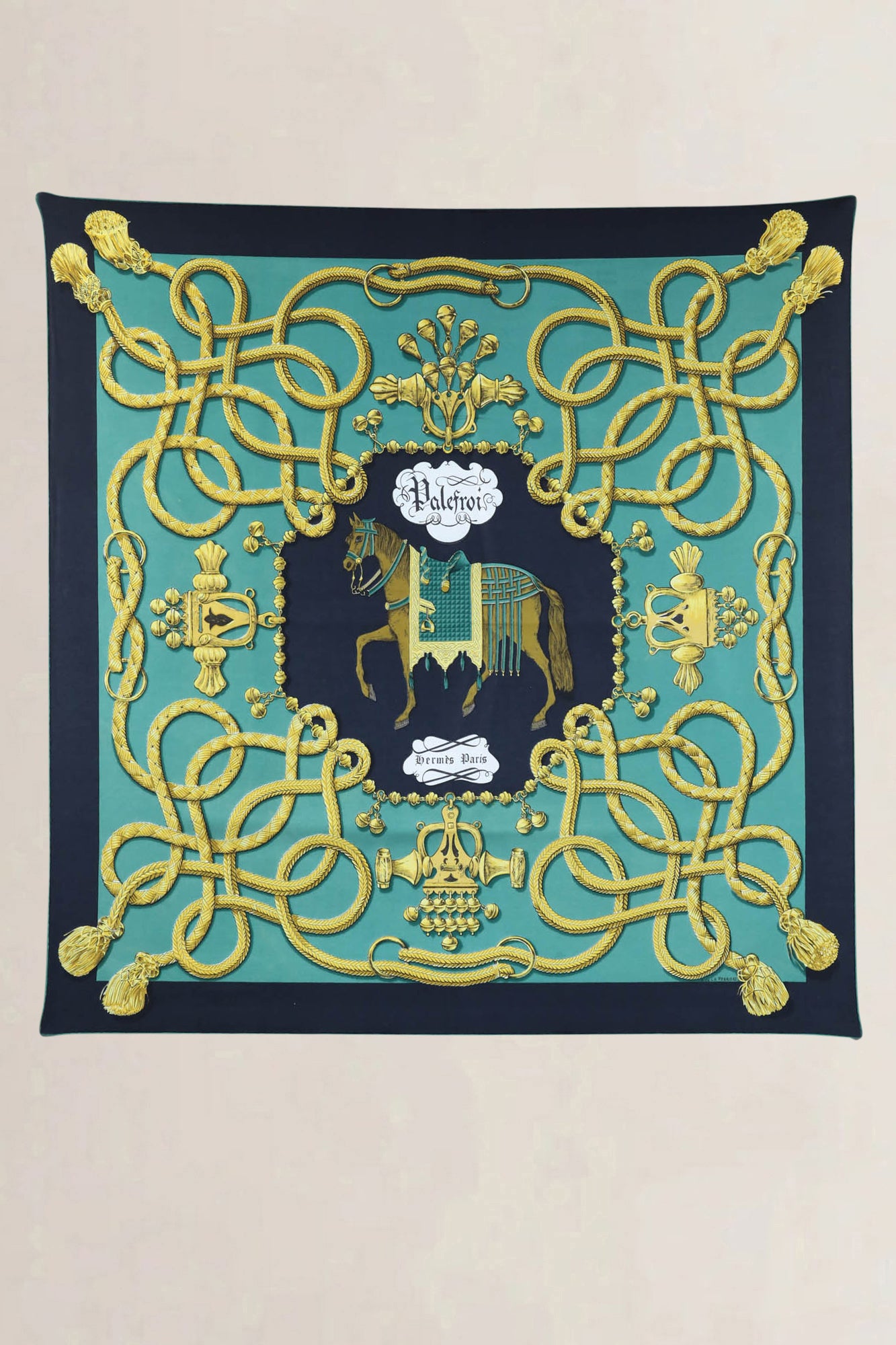 90 Silk Carré