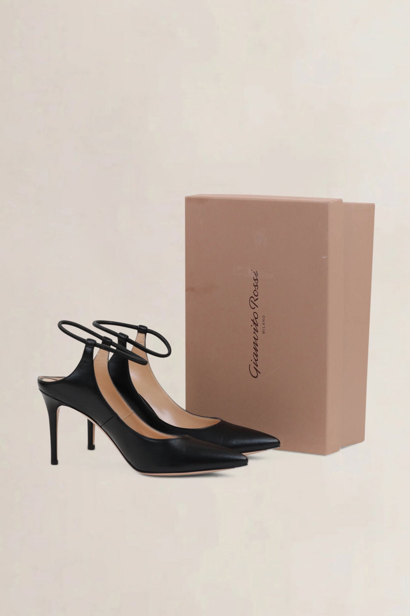 Gianvito Rossi Black Leather Karen Pumps