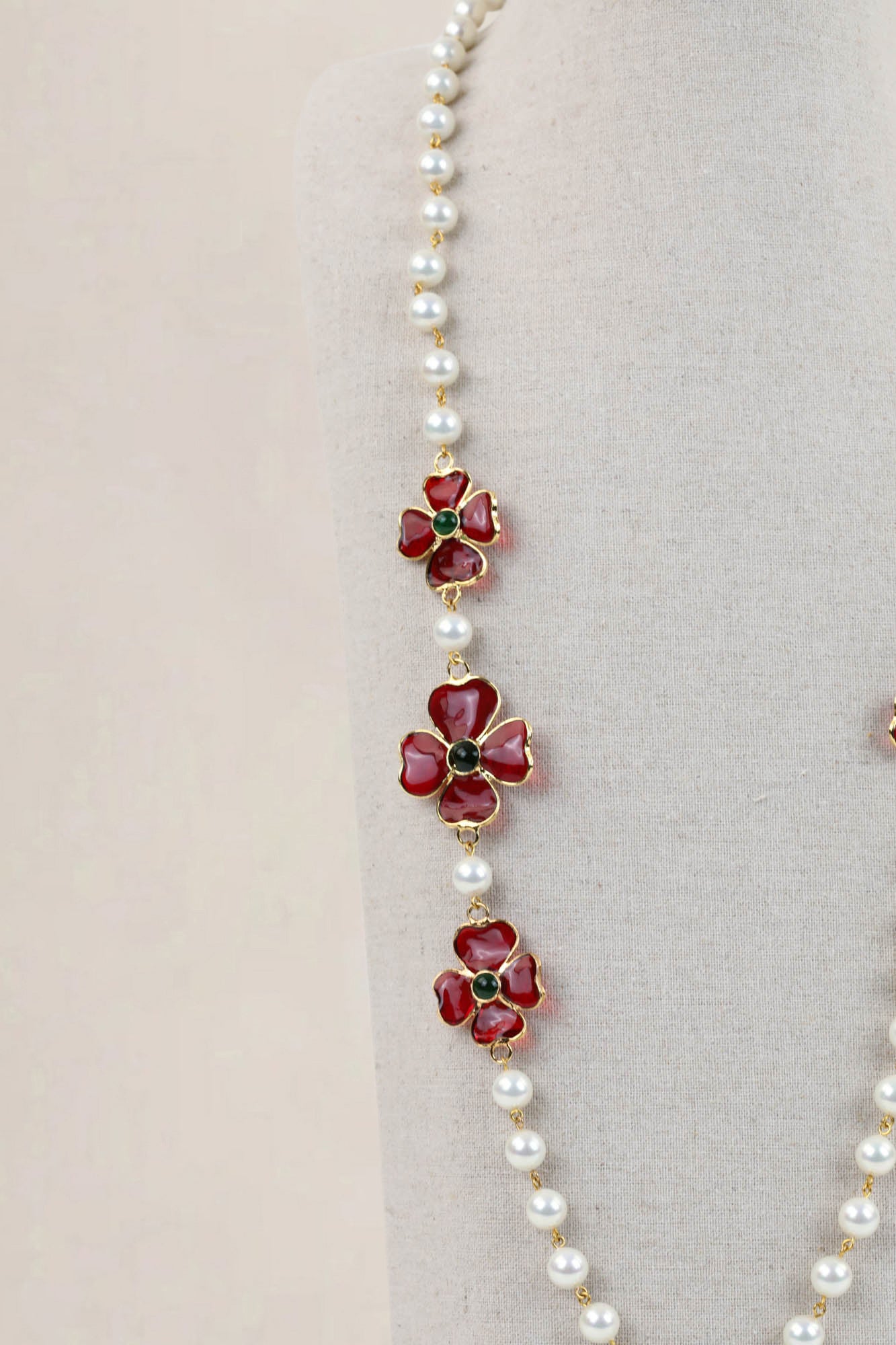 Red Flower Pearl Glass Necklace