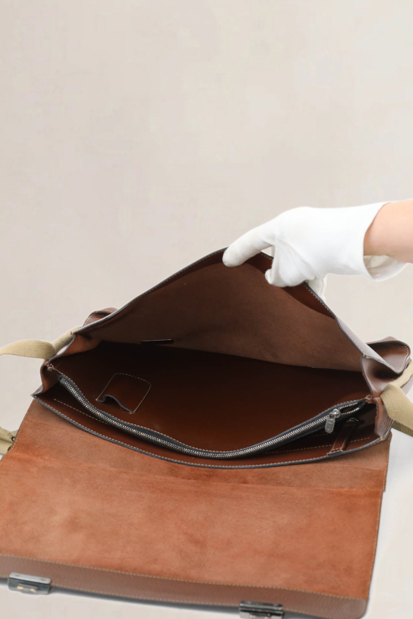 Deux de Delvaux Brown Messenger Bag