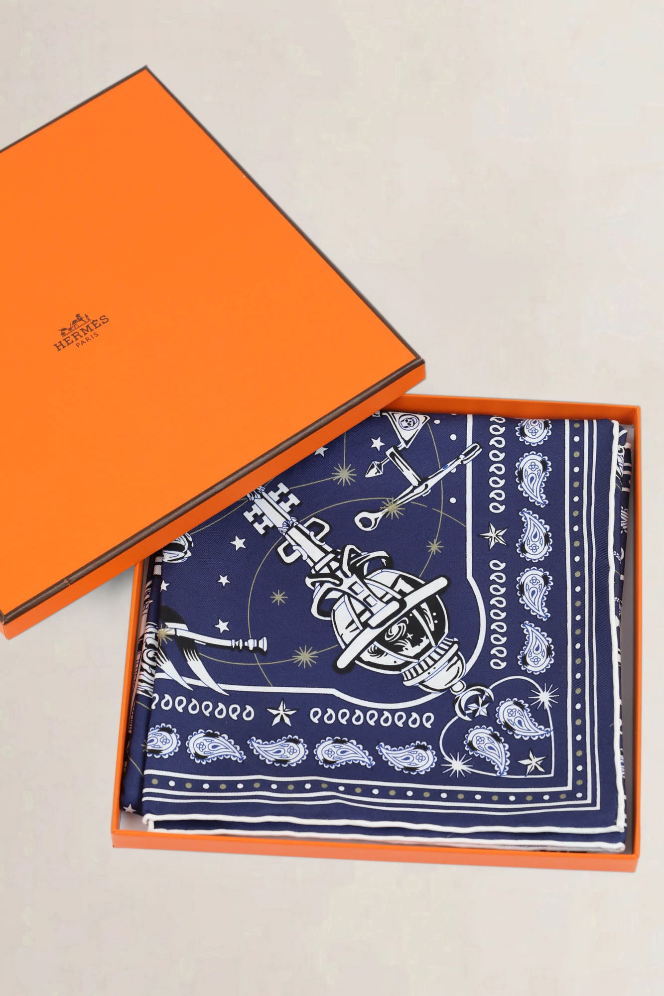Hermès Silk Bandana Carré 55 Chorus Stellarum