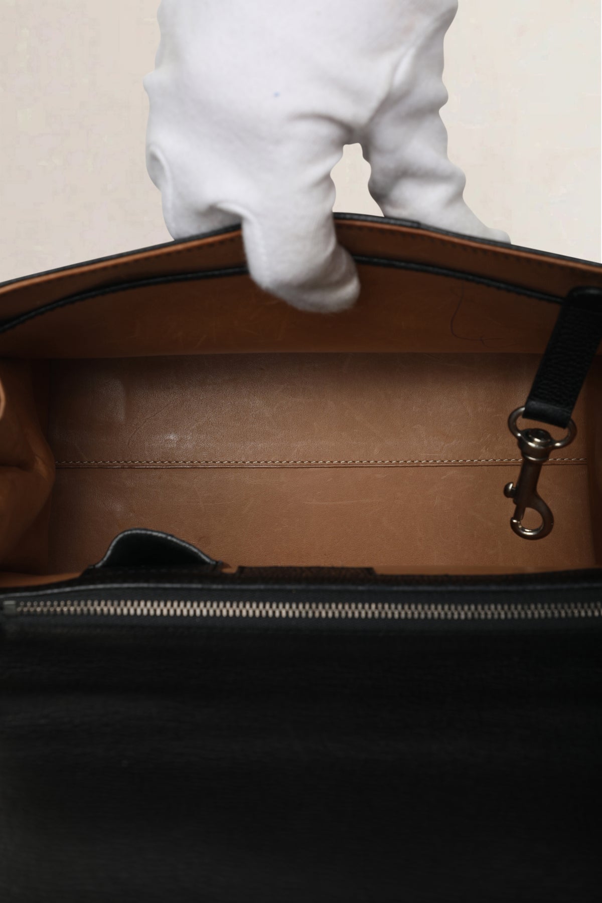 Delvaux Black Brillant MM — vintage