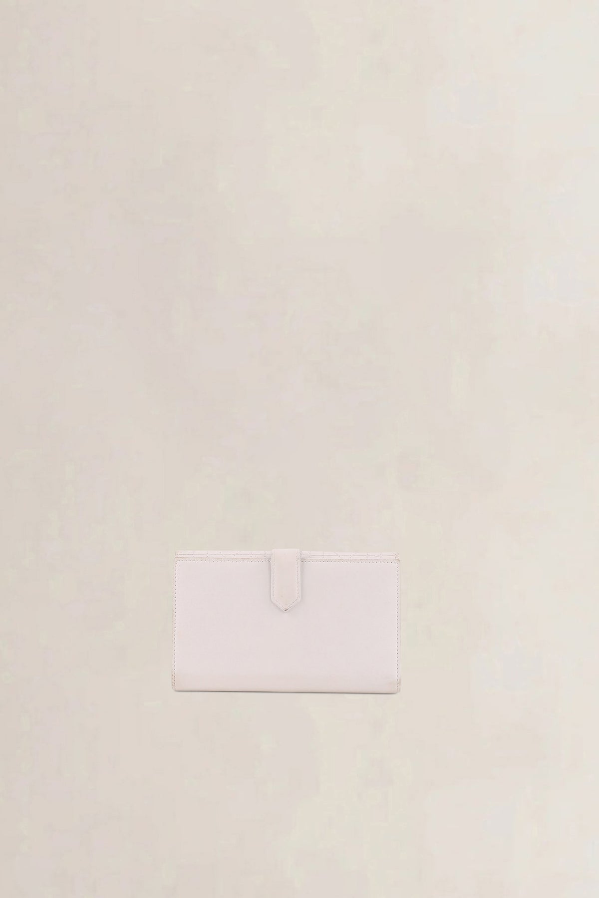 Christian Dior White Cannage D Charm — preloved