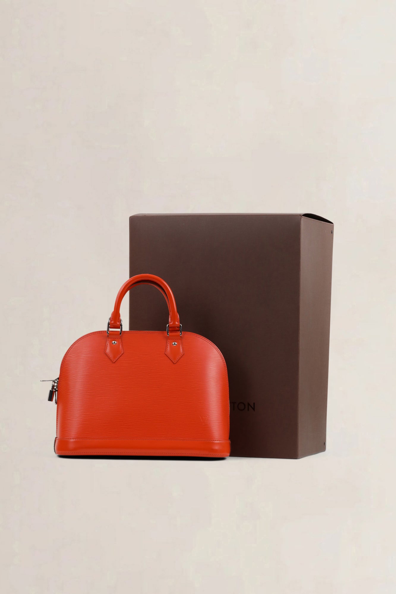 Louis Vuitton Orange Alma PM Epi Leder Top Handle Bag