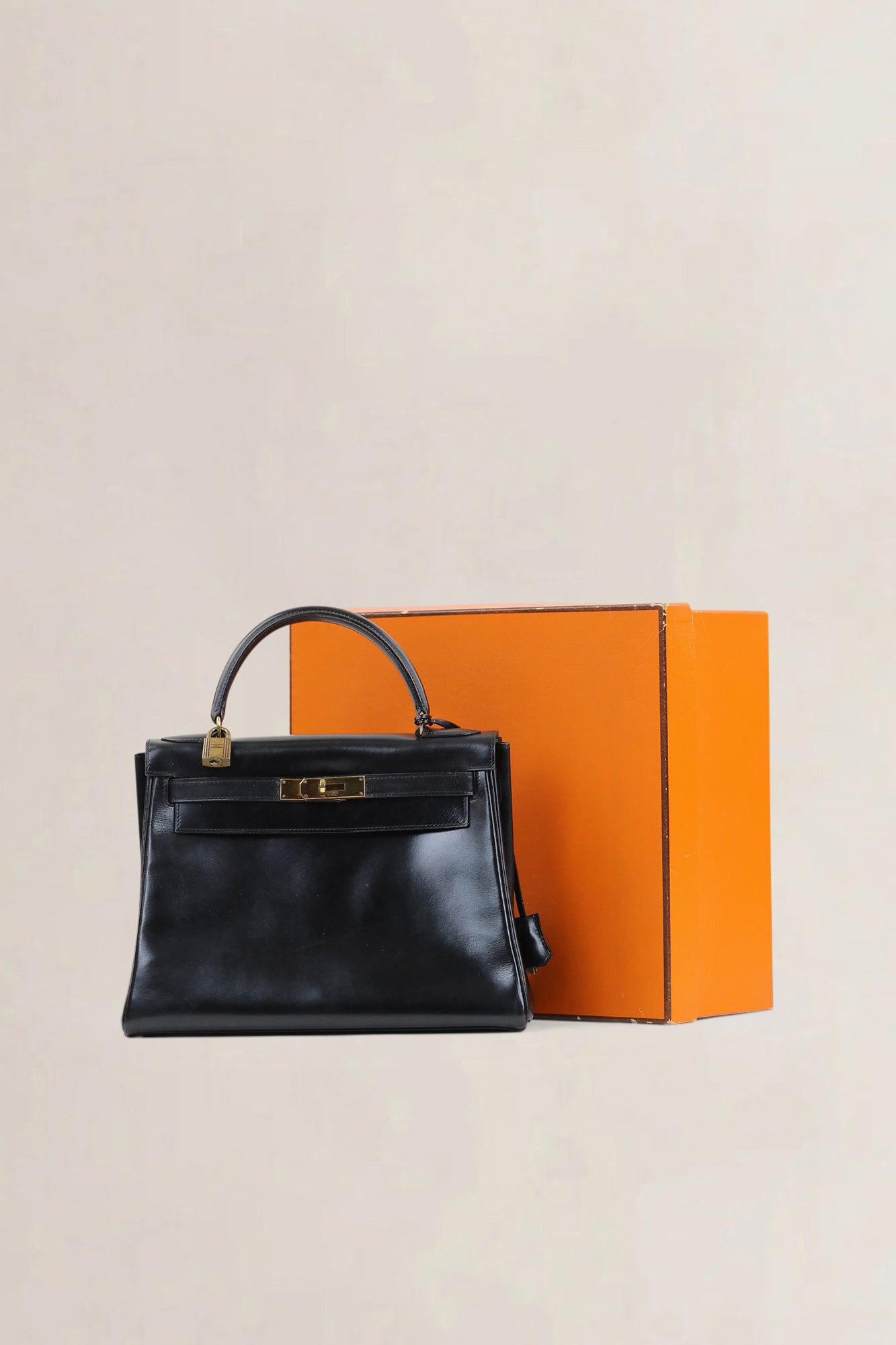 Hermès Black Kelly 28 Top Handle Bag