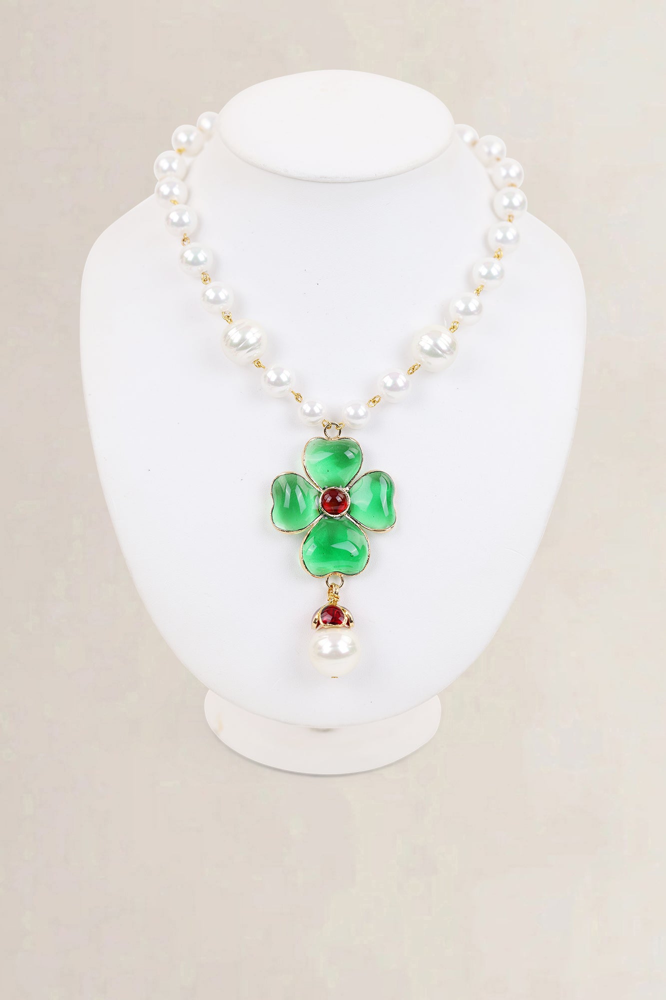 Green/Red Poured Glass Clover Pearl Necklace