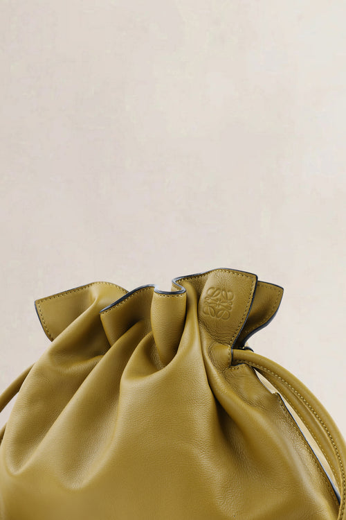 Sac à épaule Loewe Flamenco en veau jaune moutarde