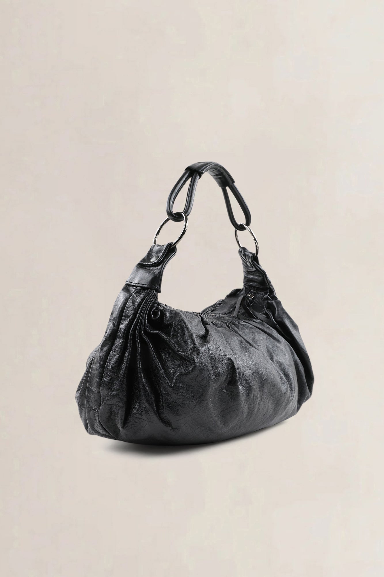 Sac à épaule Miu Miu en cuir noir
