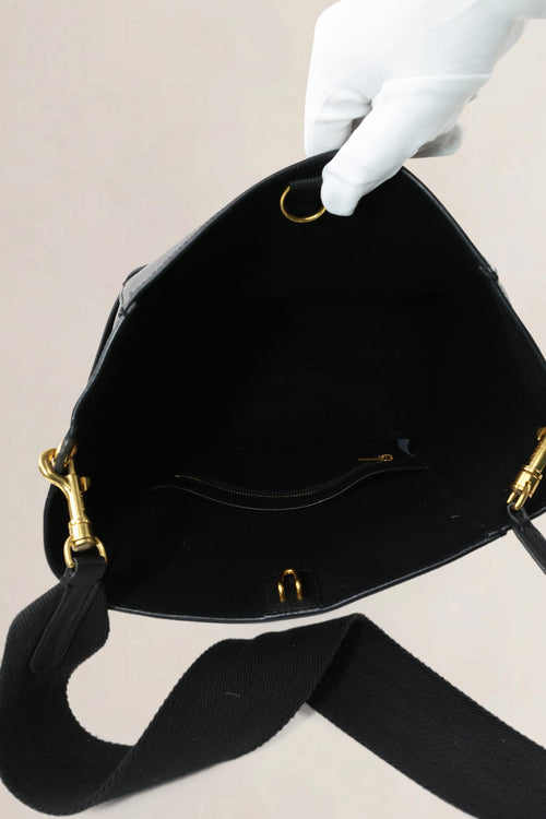 Sac seau Céline Sangle en veau noir