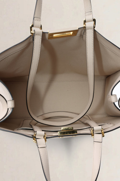 Sac à épaule Fendi Medium Peekaboo en toile crème et cuir Vitello King