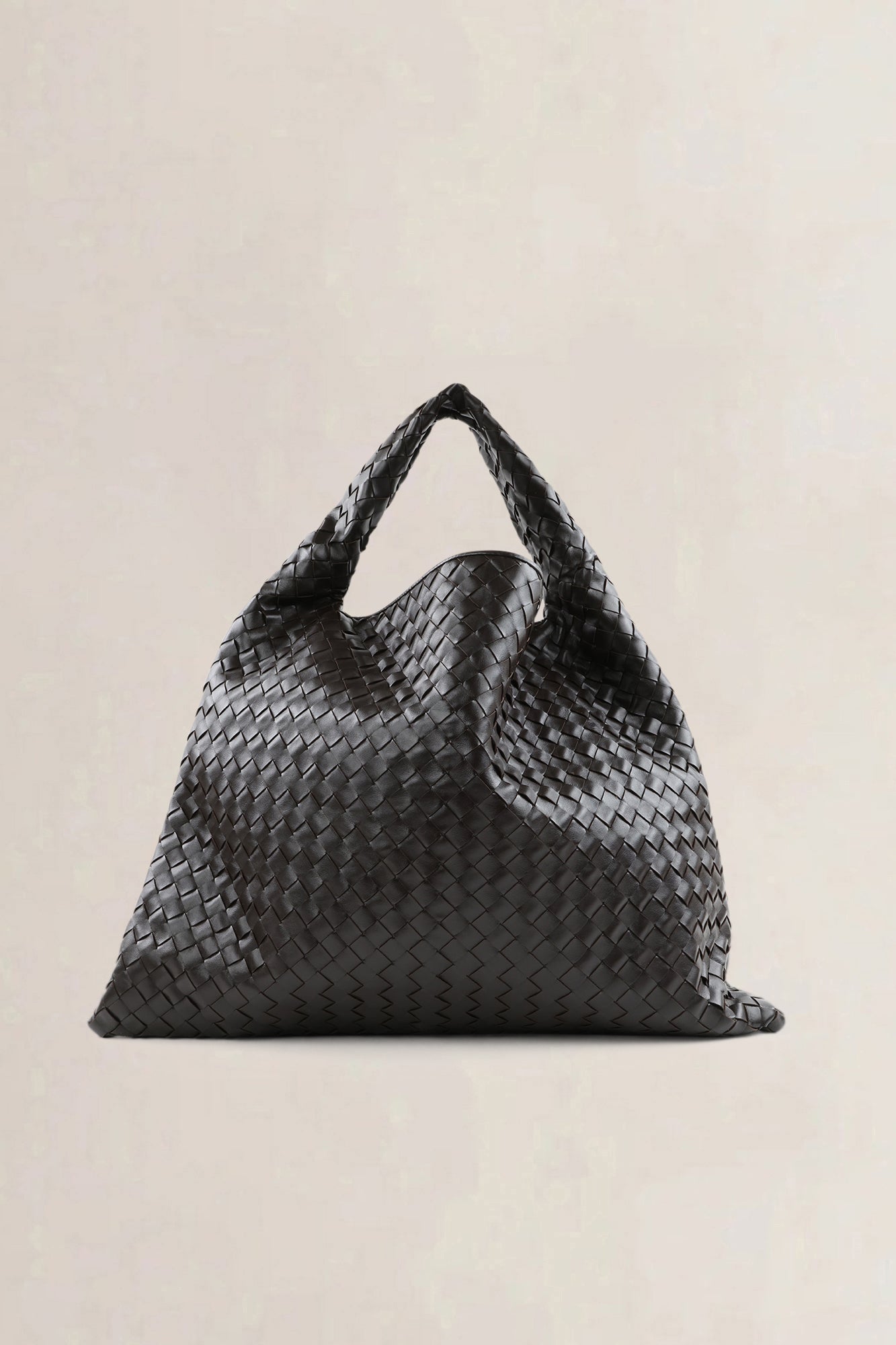 Bottega Veneta Hop schoudertas in bruin intrecciato leer