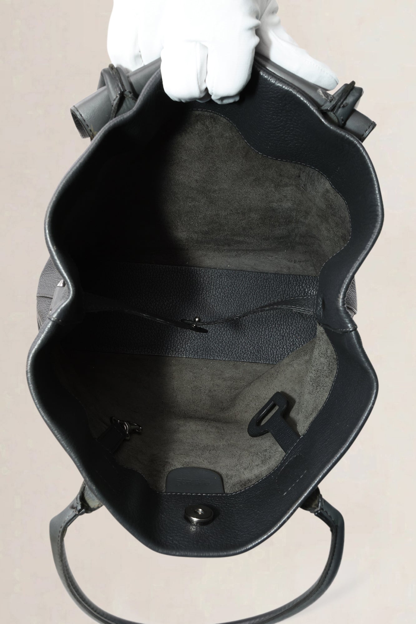 Deux De Delvaux Fregate Graphite Le Six Shoulder Bag