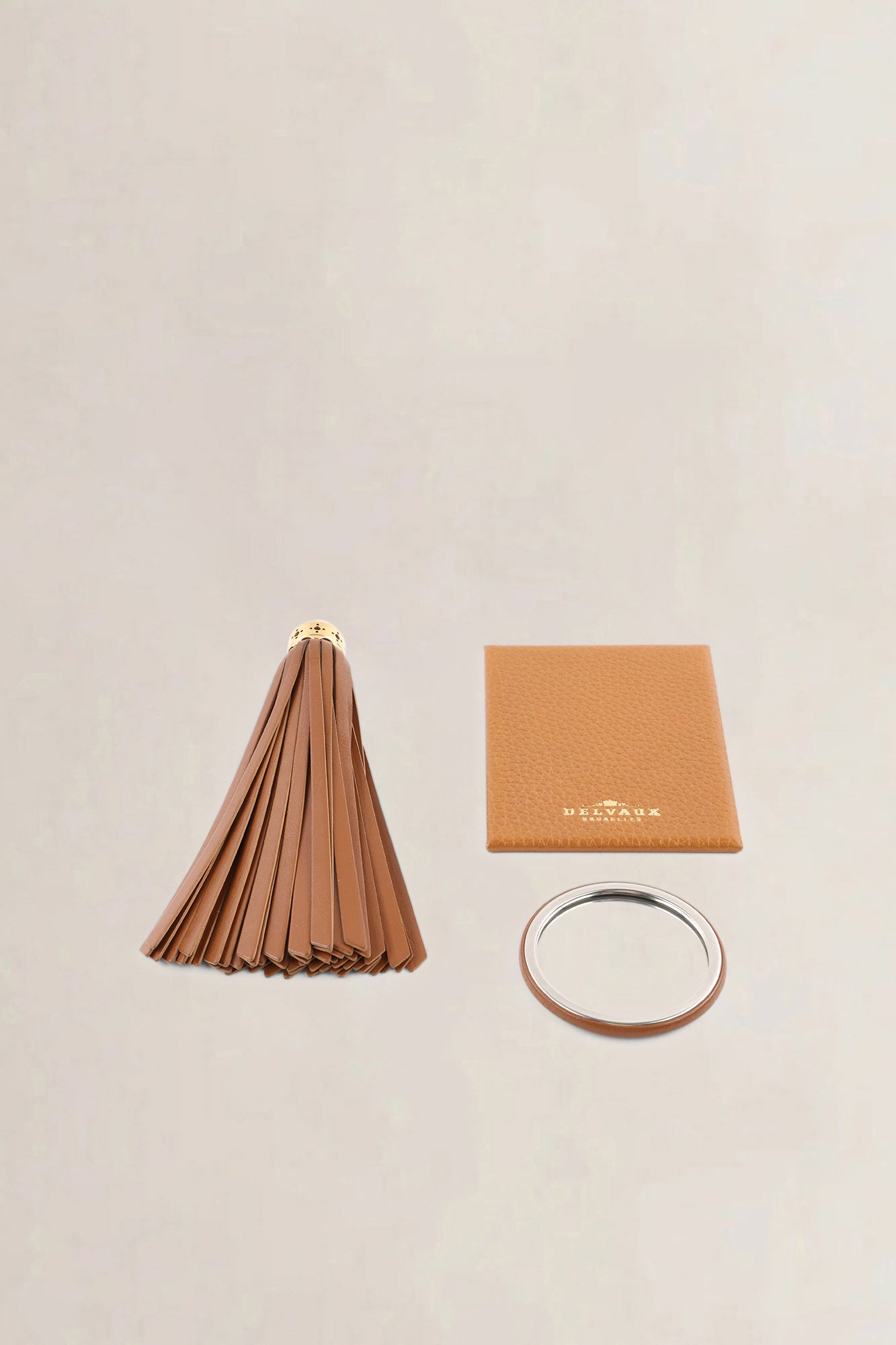 Delvaux Set of 2 Mirrors And Necklace