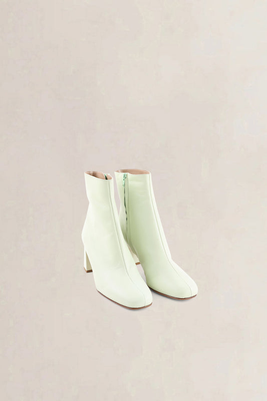 Maryam Nassir Zadeh White Agnes Boots — preloved
