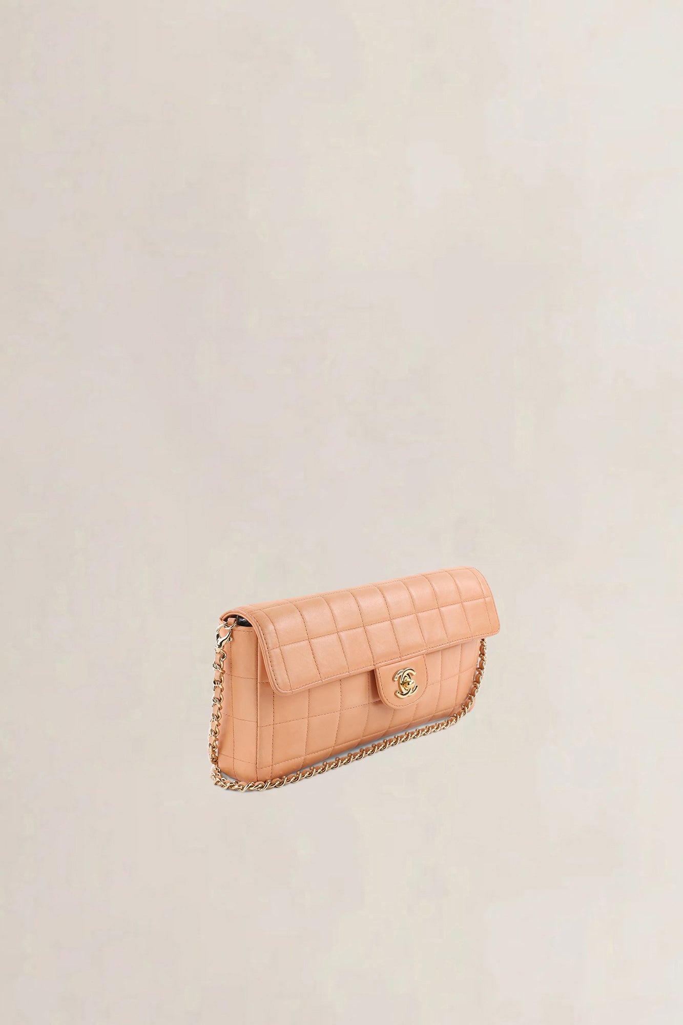 Chanel Pink Square Quilt E/W Flap Bag — preloved