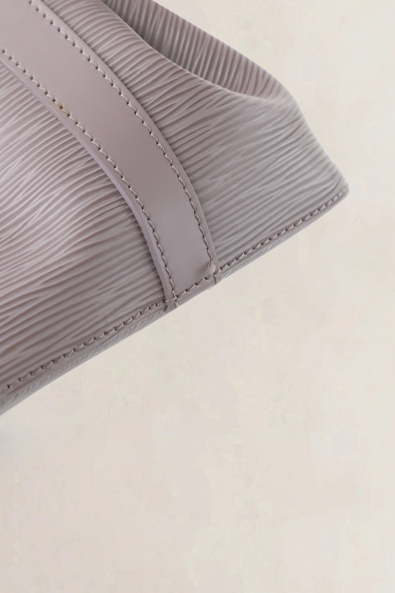 Louis Vuitton Lilac Epi Leather Noé Shoulder Bag