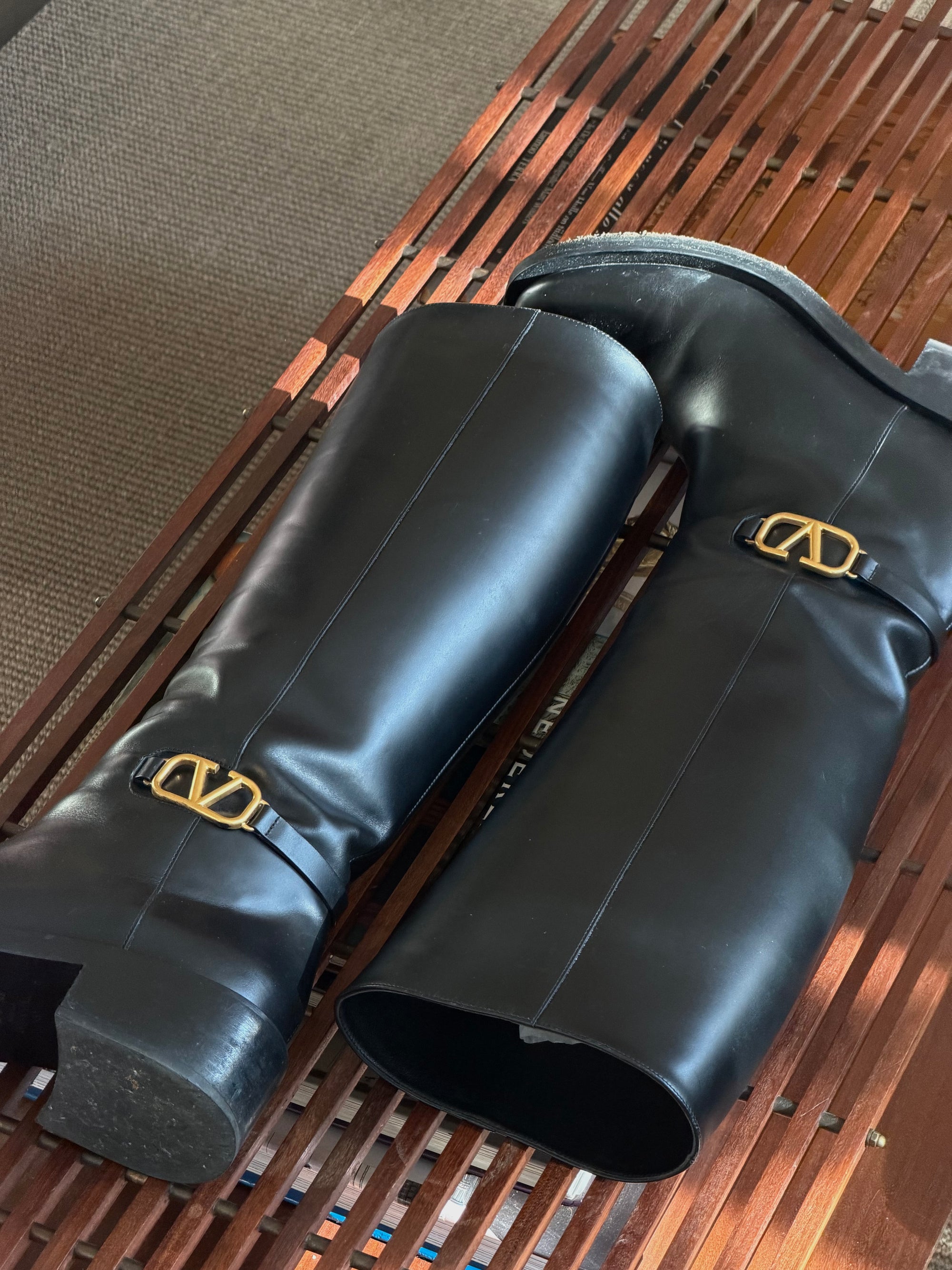 Valentino Garavani Black V-Logo Riding Boots